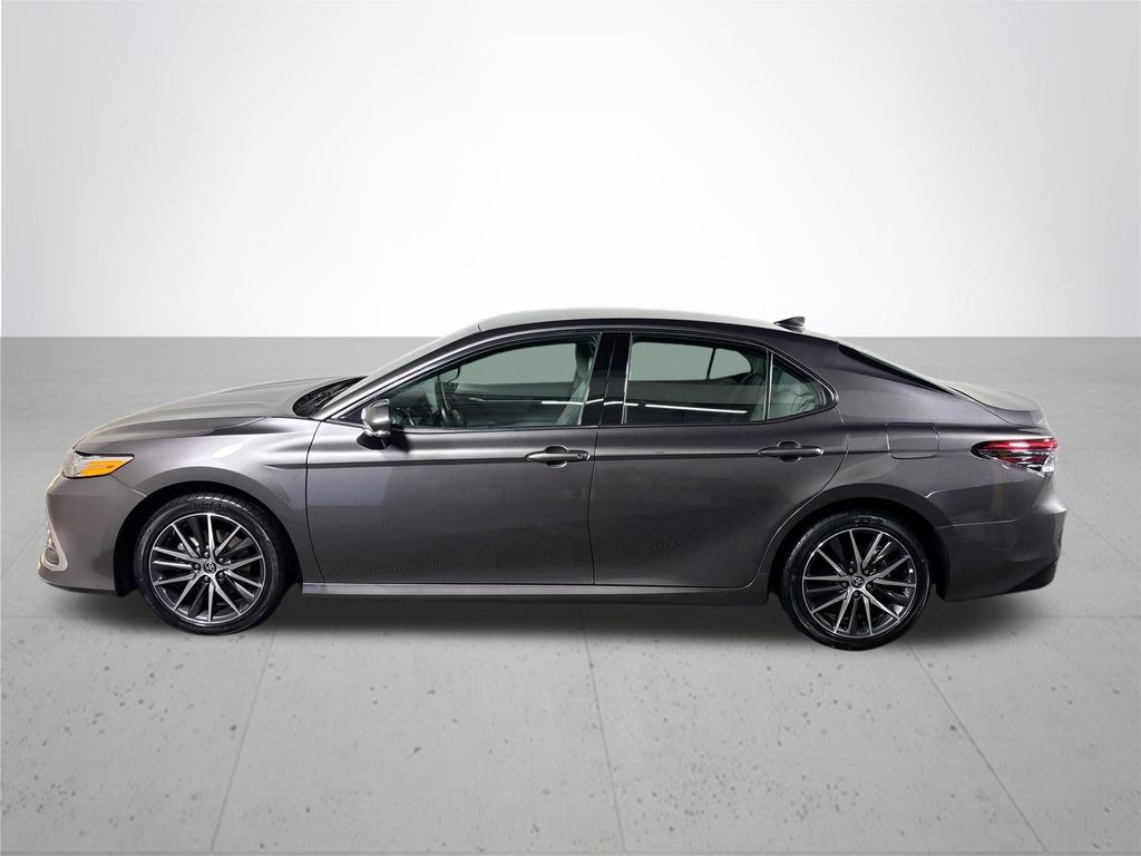 2023 Toyota Camry Hybrid XLE