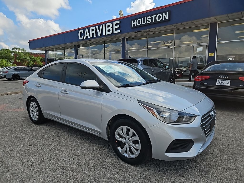 Olympus Silver Metallic 2021 Hyundai Accent SE FWD Sedan Front-Wheel Drive Continuously Variable Transmission