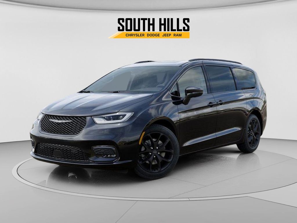 2026 Chrysler Pacifica Limited Black at South Hills CDJR