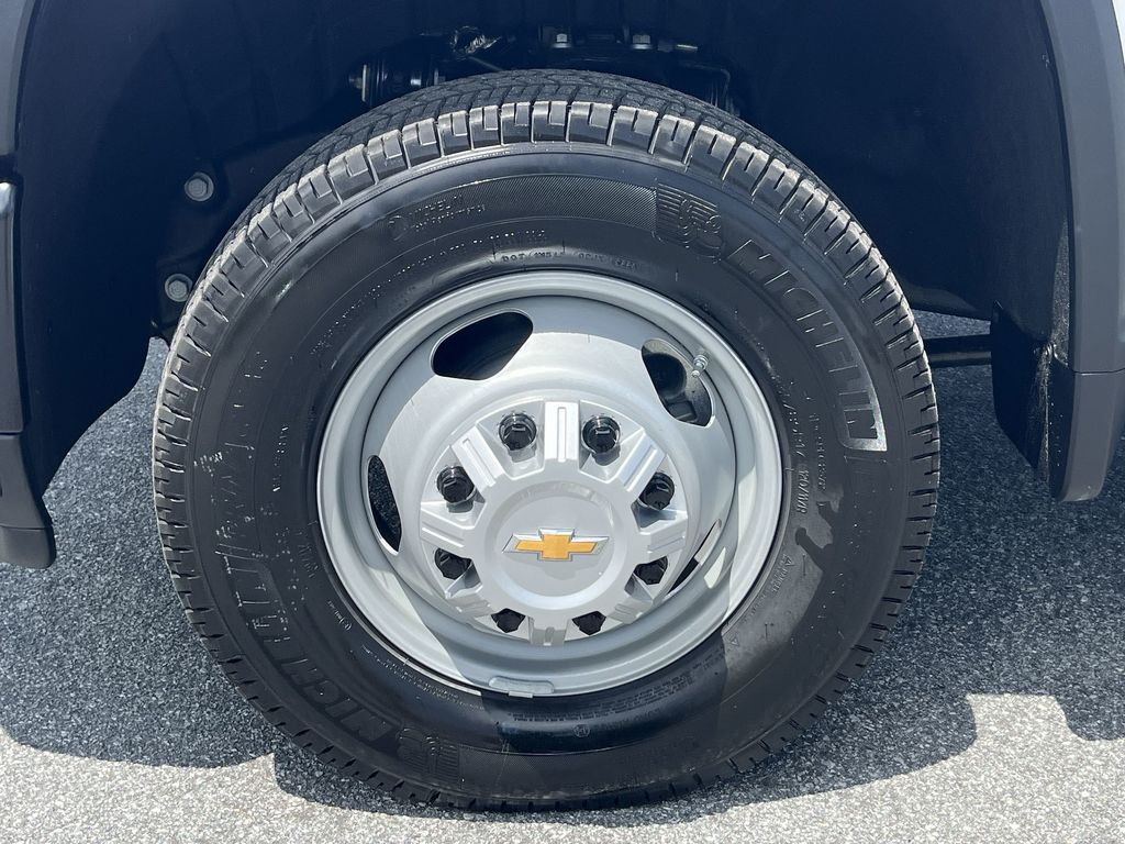 2025 Chevrolet Silverado 3500HD Work Truck photo