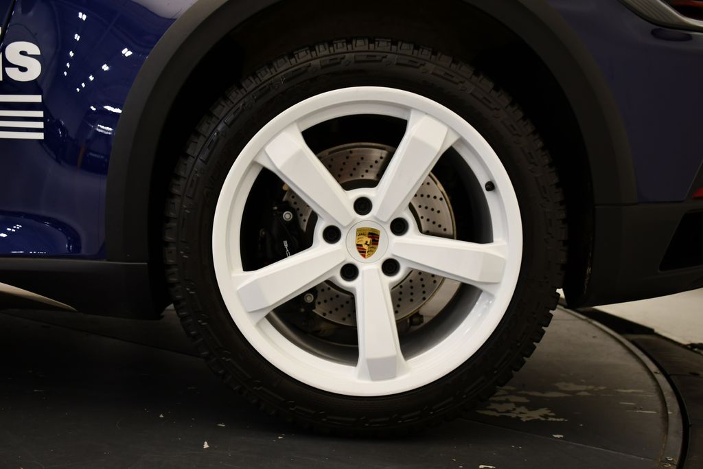 Thumbnail: 2024 Porsche 911 - 17