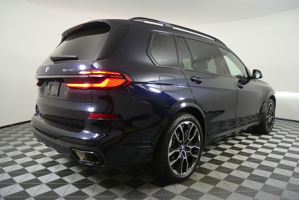 Thumbnail: 2026 BMW X7 - 3