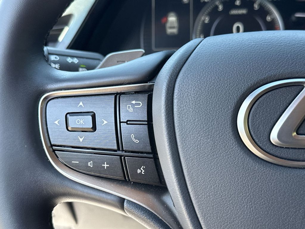 Thumbnail: 2025 Lexus ES - 26