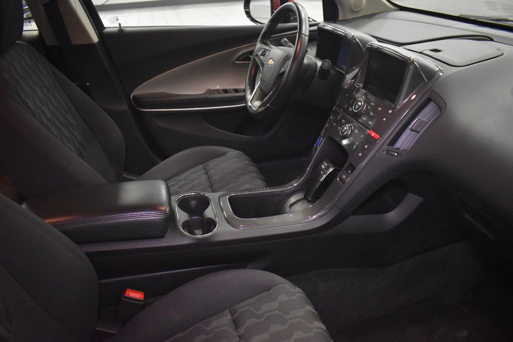 Thumbnail: 2014 Chevrolet Volt - 31