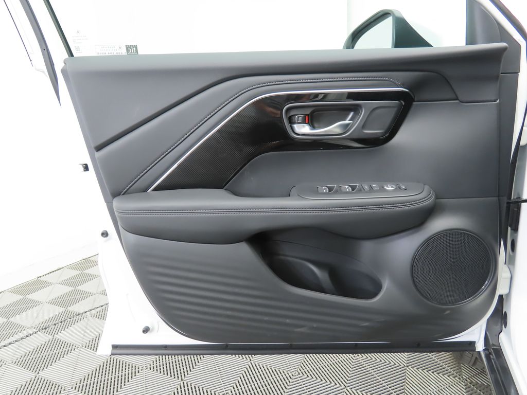 Thumbnail: 2025 Acura ADX - 24