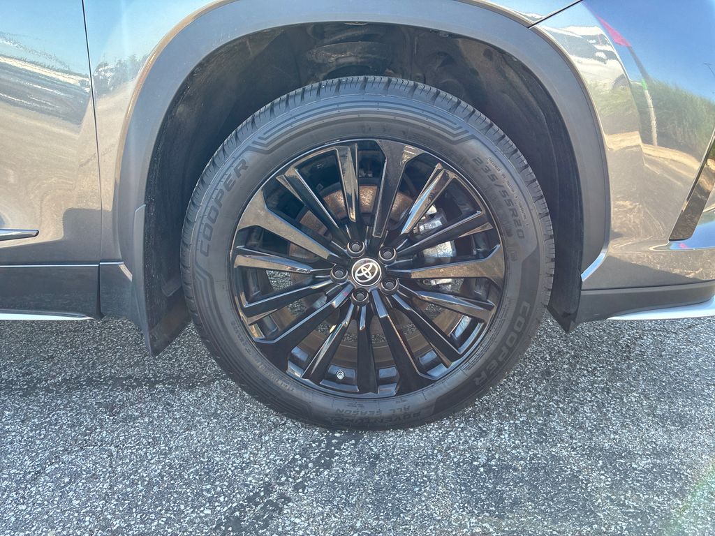 2023 Toyota Highlander XSE - 8