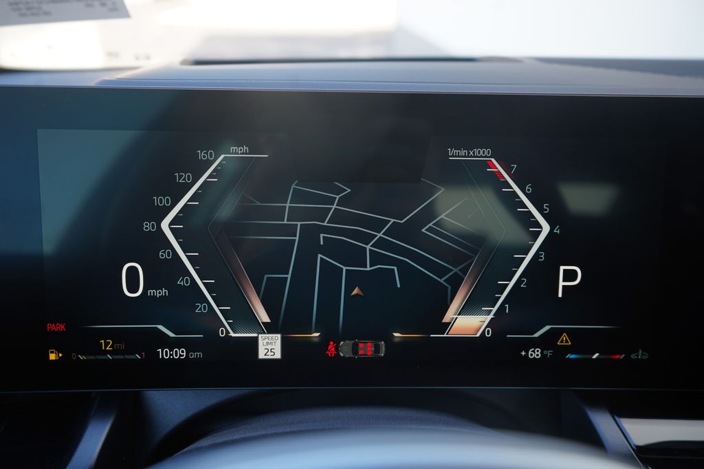 Thumbnail: 2025 BMW 5 Series - 17