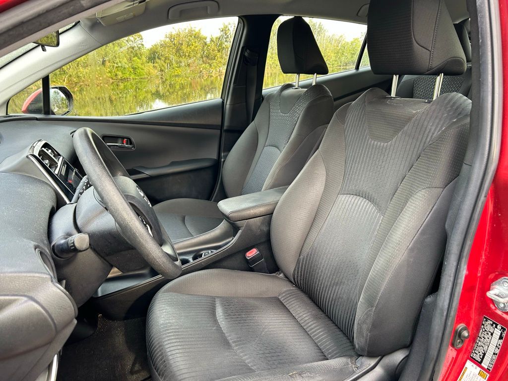 Thumbnail: 2016 Toyota Prius - 14