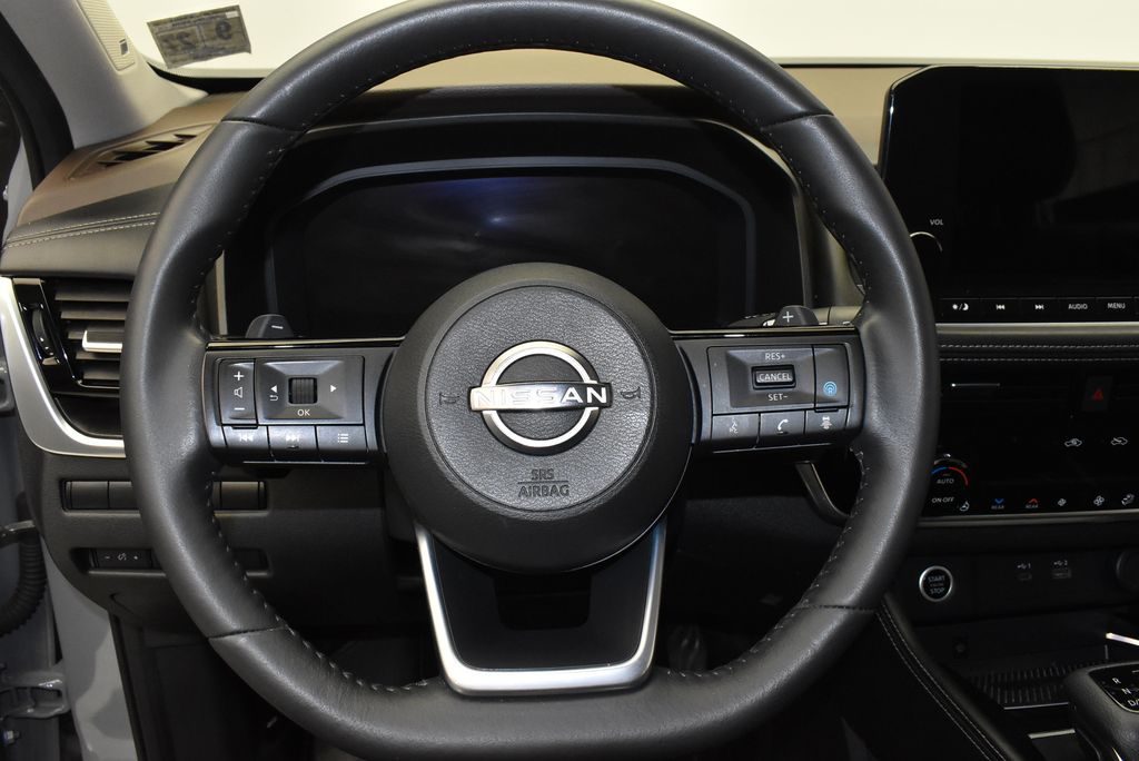 2023 Nissan Rogue Platinum 17