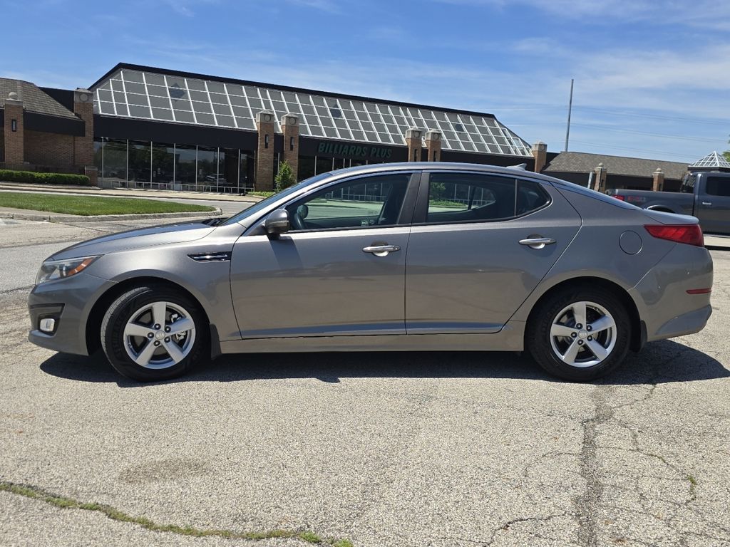 Used 2015 Silver Kia LX image 9