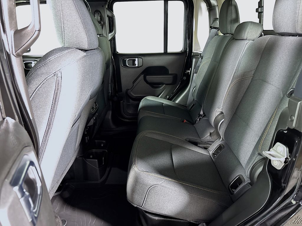 2025 Jeep Gladiator Willys