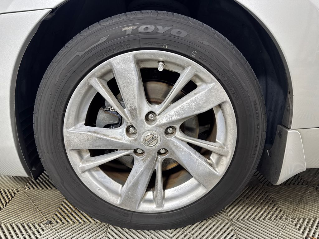 Used 2015 Silver Nissan 2.5 SL image 14