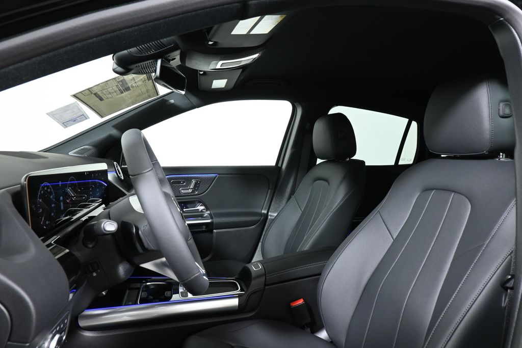 2025 Mercedes-Benz GLA 250 4MATIC 13