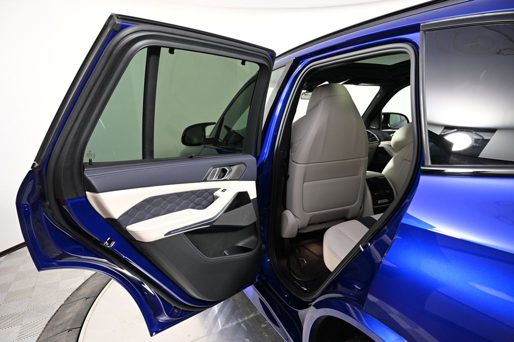 2022 BMW X5 M 21