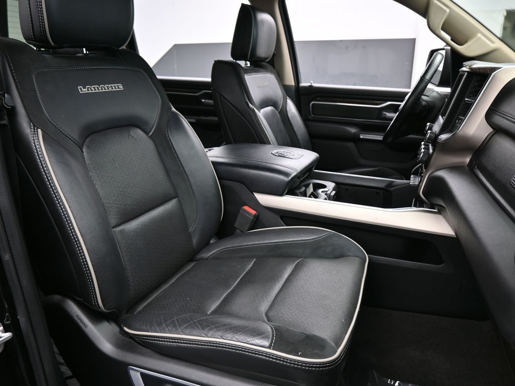 Used 2020 Diamond Black Crystal Pearlcoat Ram Laramie image 49