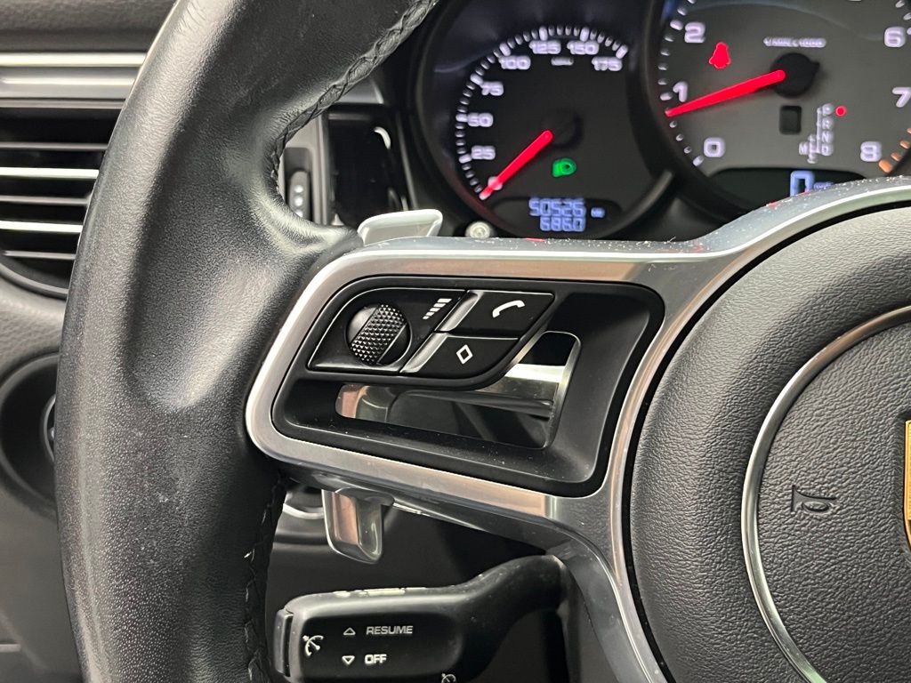 Thumbnail: 2020 Porsche Macan - 8