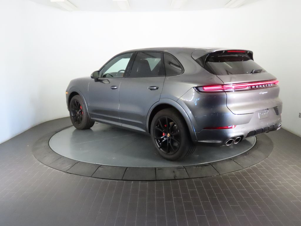 Thumbnail: 2026 Porsche Cayenne - 3