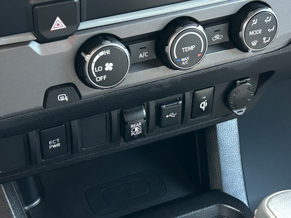 Thumbnail: 2020 Toyota Tacoma - 27