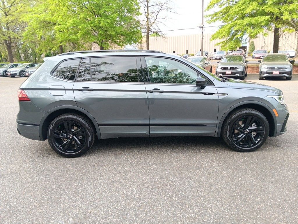 2024 Volkswagen Tiguan 2.0T SE R-Line Black 6