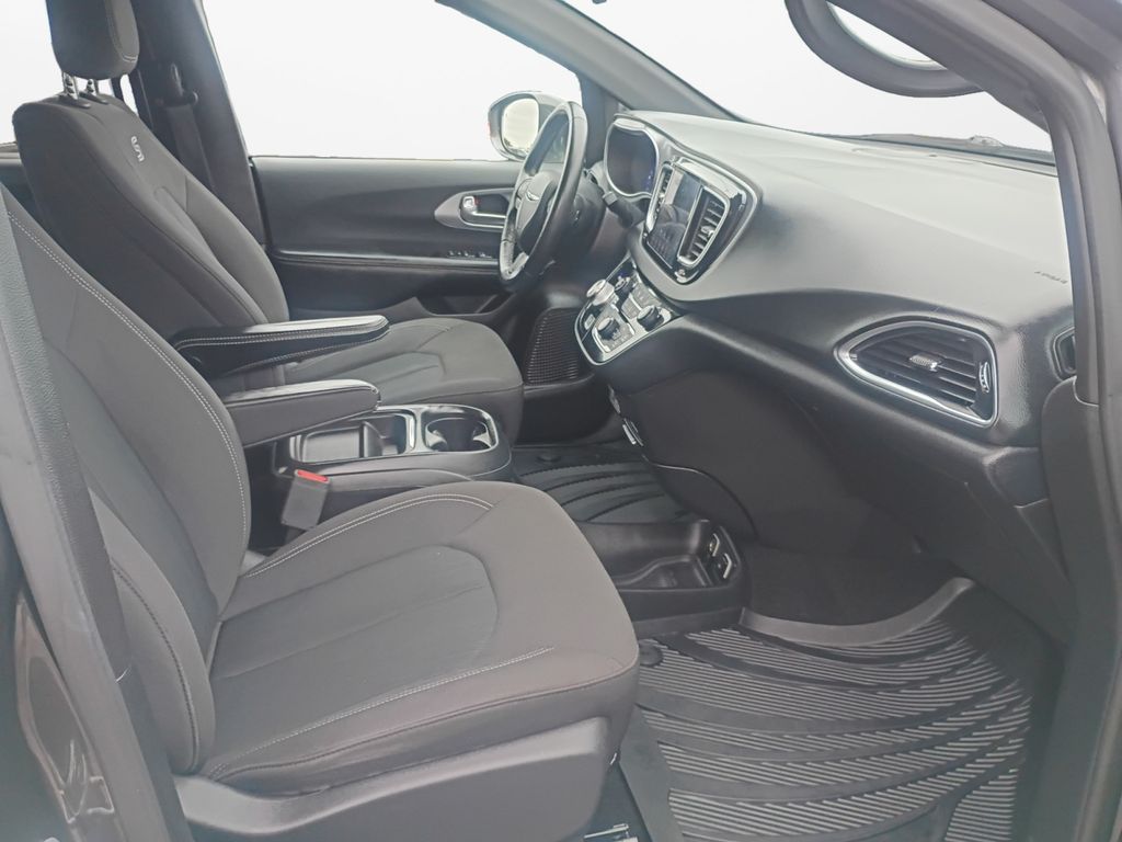 Used Car 2019 Chrysler Pacifica  Touring Plus For Sale Under $20,000 In Austin, Texas