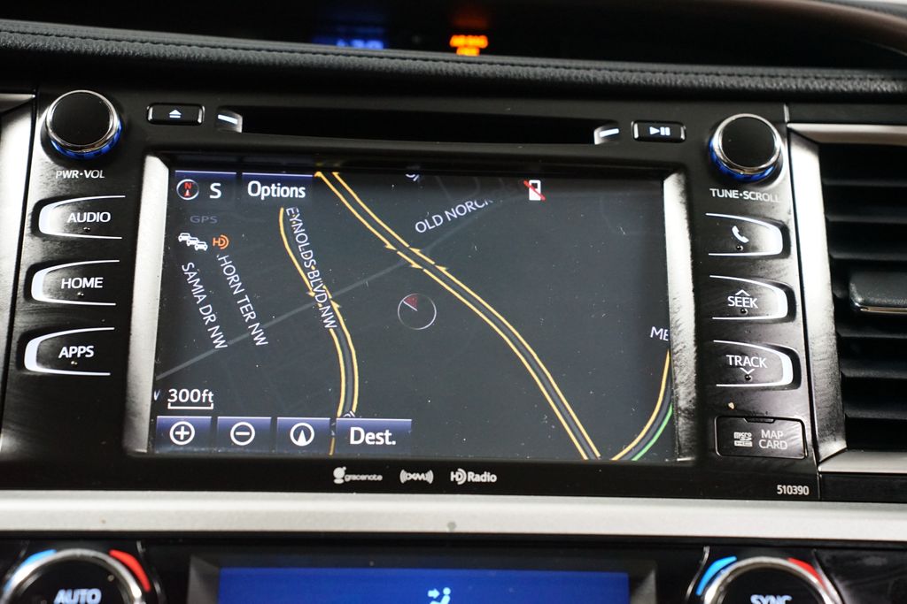 Thumbnail: 2019 Toyota Highlander - 19