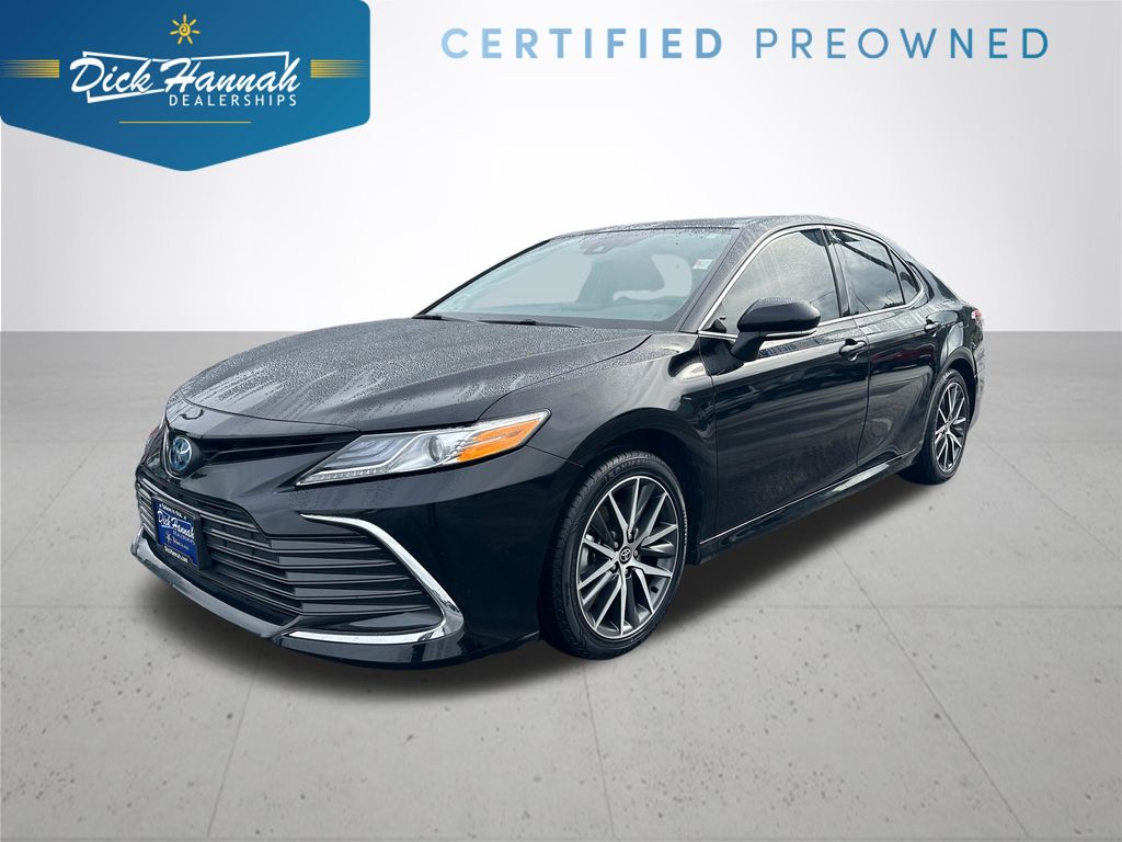 2024 Toyota Camry XLE Hybrid's photo