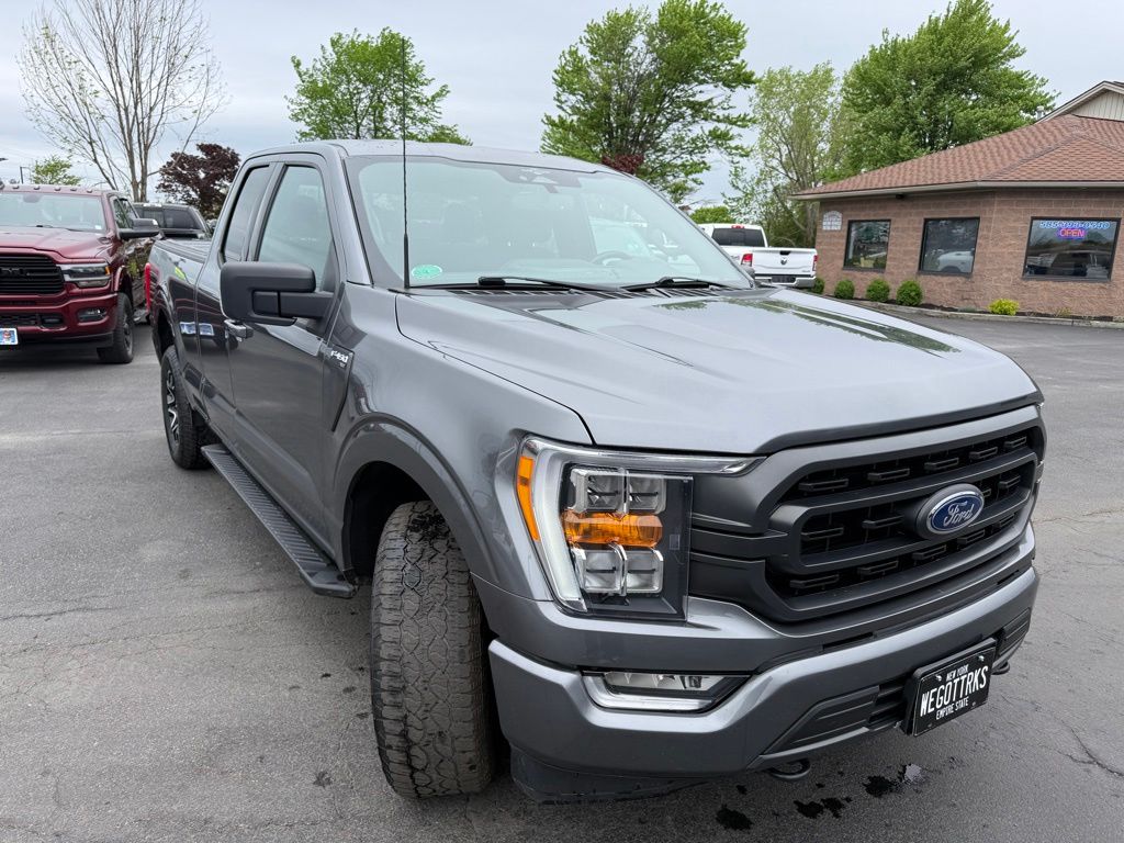 View vehicle photo 3