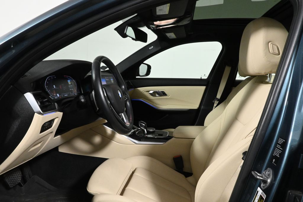 Thumbnail: 2021 BMW 3 Series - 3