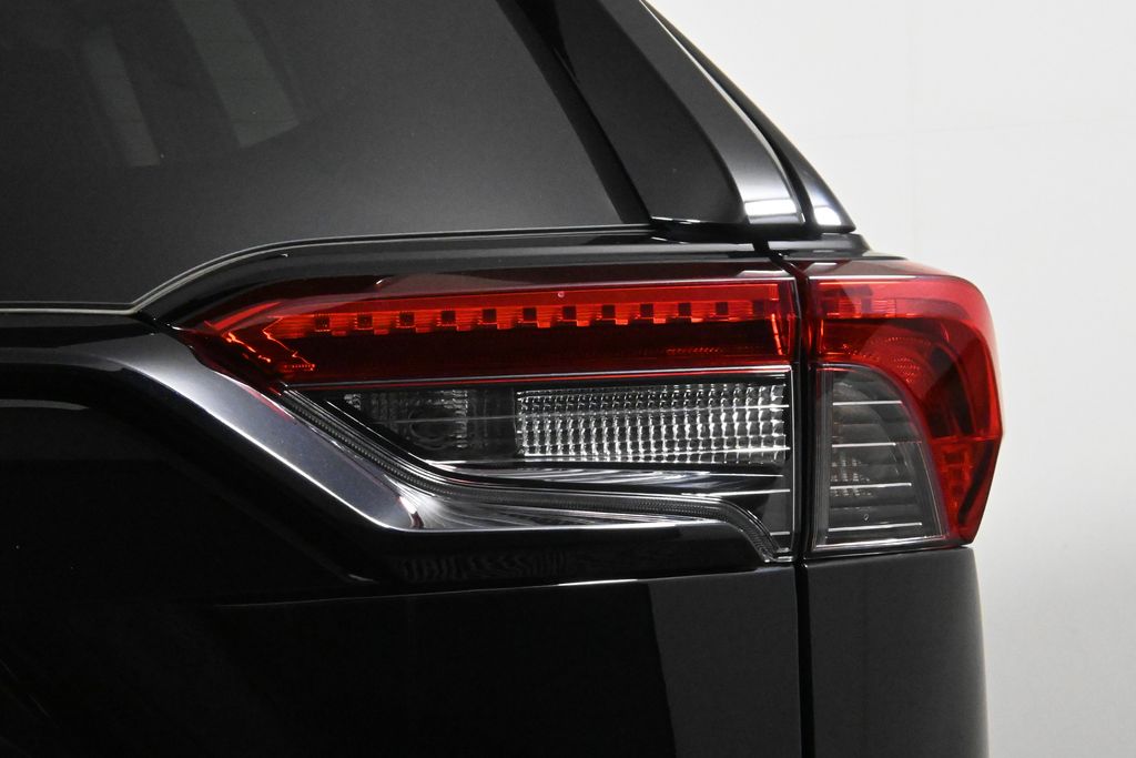 Thumbnail: 2022 Toyota RAV4 - 14