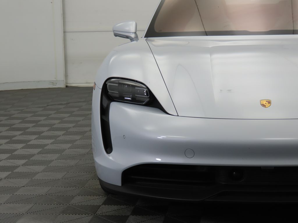 Thumbnail: 2022 Porsche Taycan - 11