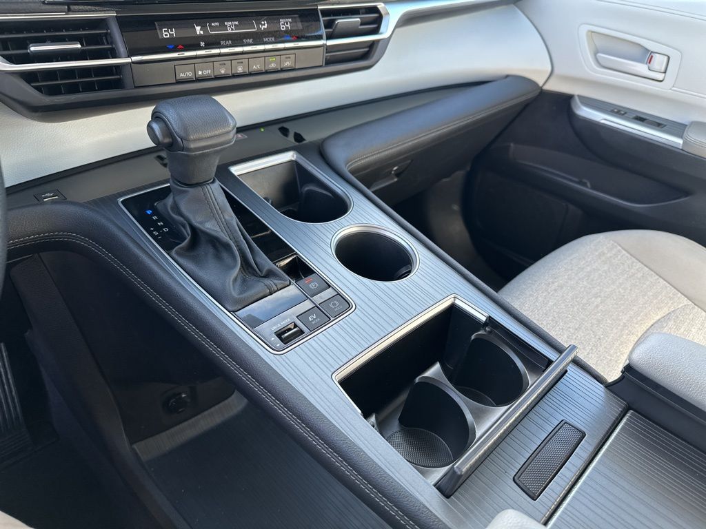 Used Car 2025 Toyota Sienna  Le For Sale Under $40,000 In Austin, Texas