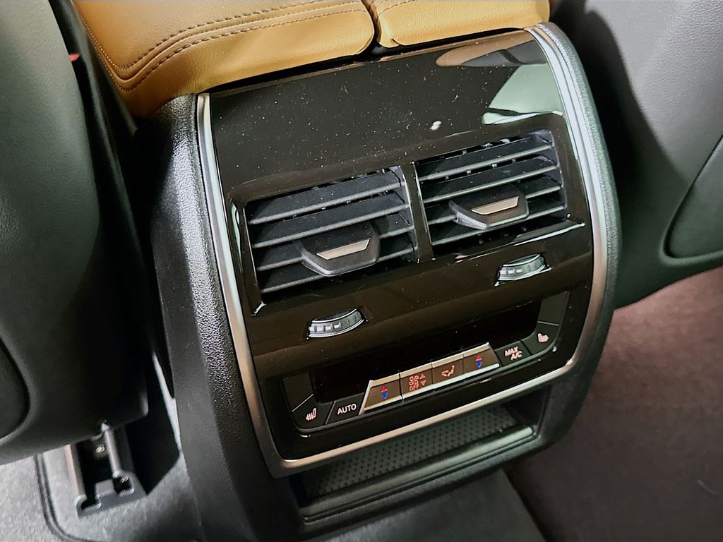 Thumbnail: 2026 BMW X5 - 18