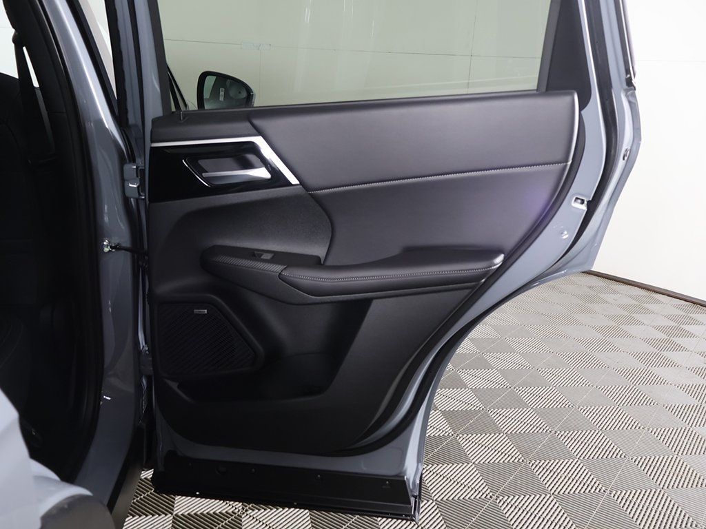New 2026 Gray Mitsubishi SE image 28