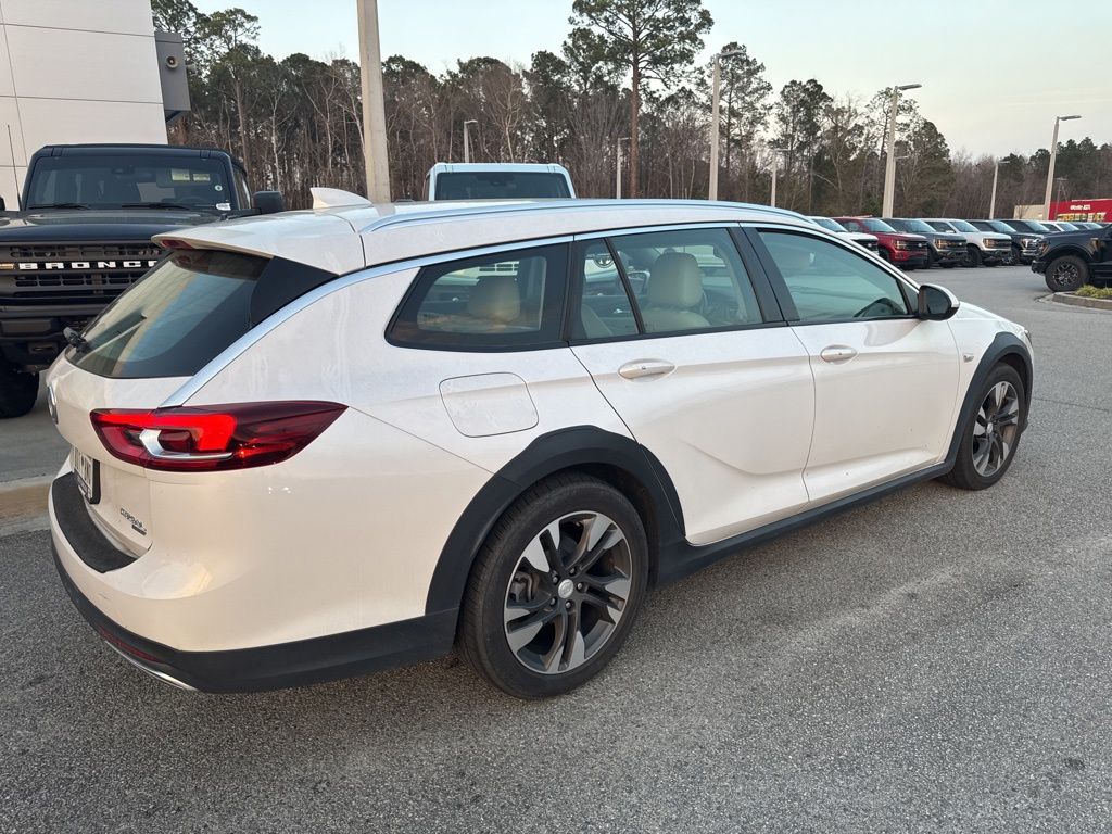 2019 Buick Regal TourX AWD Essence