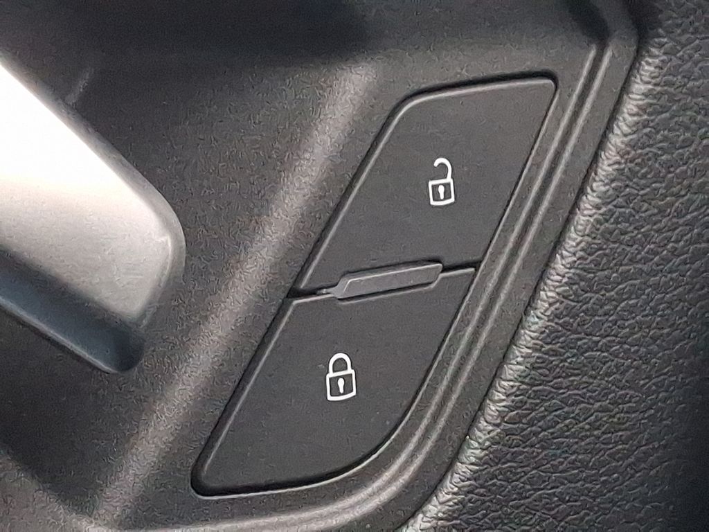 Thumbnail: 2025 Audi Q3 - 24