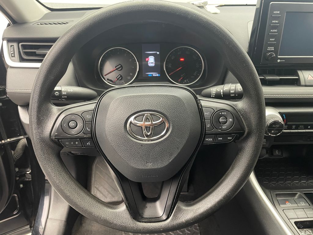 2022 Toyota RAV4 XLE 20