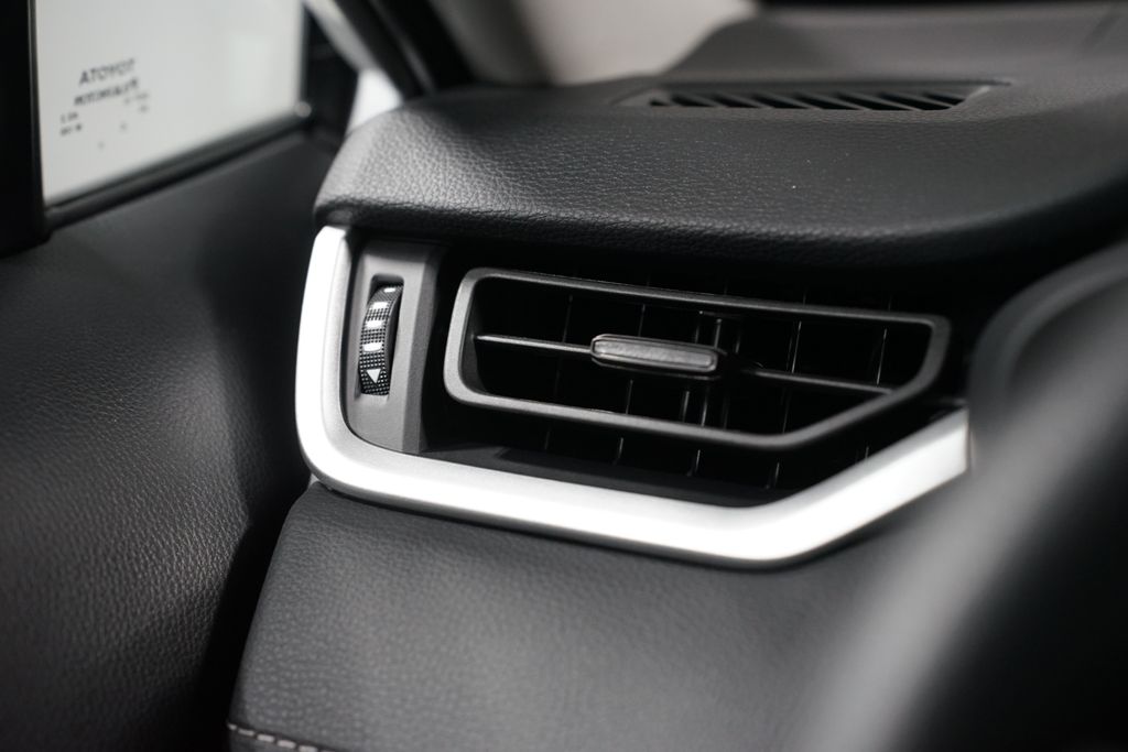 Thumbnail: 2025 Toyota RAV4 - 25