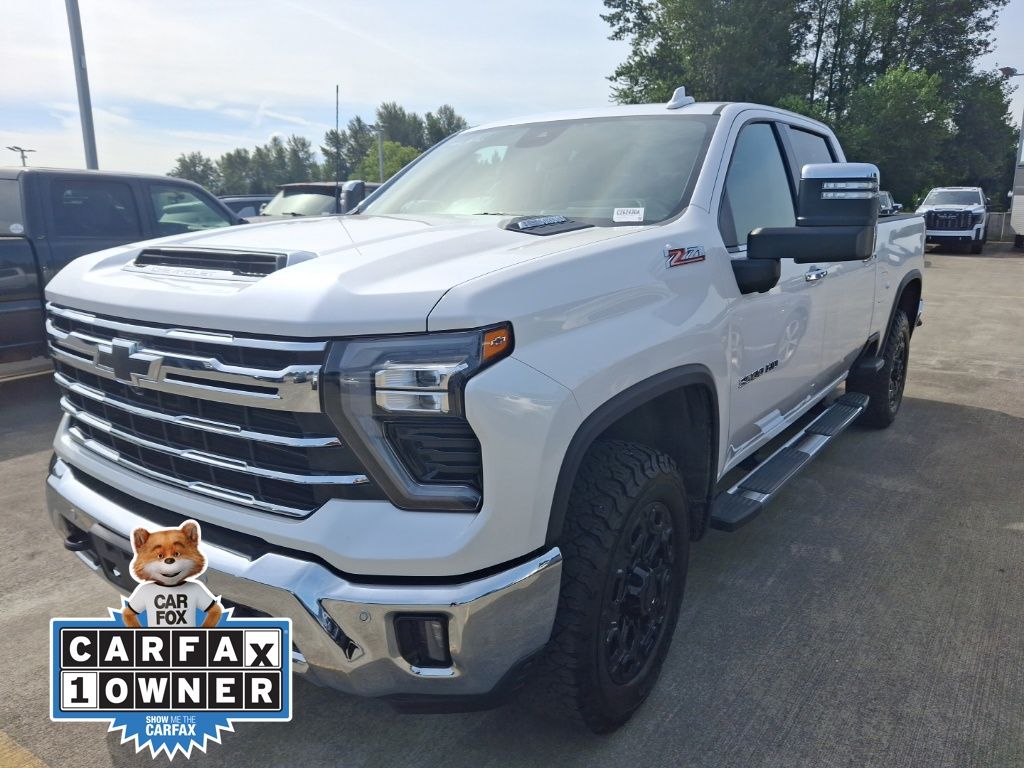 White (Iridescent Pearl Tricoat) 2024 Chevrolet Silverado 3500HD Pickup Truck Four-Wheel Drive Automatic