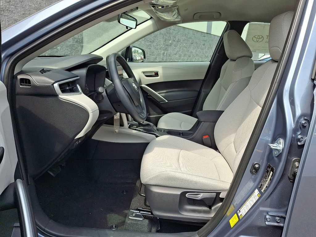 2025 Toyota Corolla Cross L 9