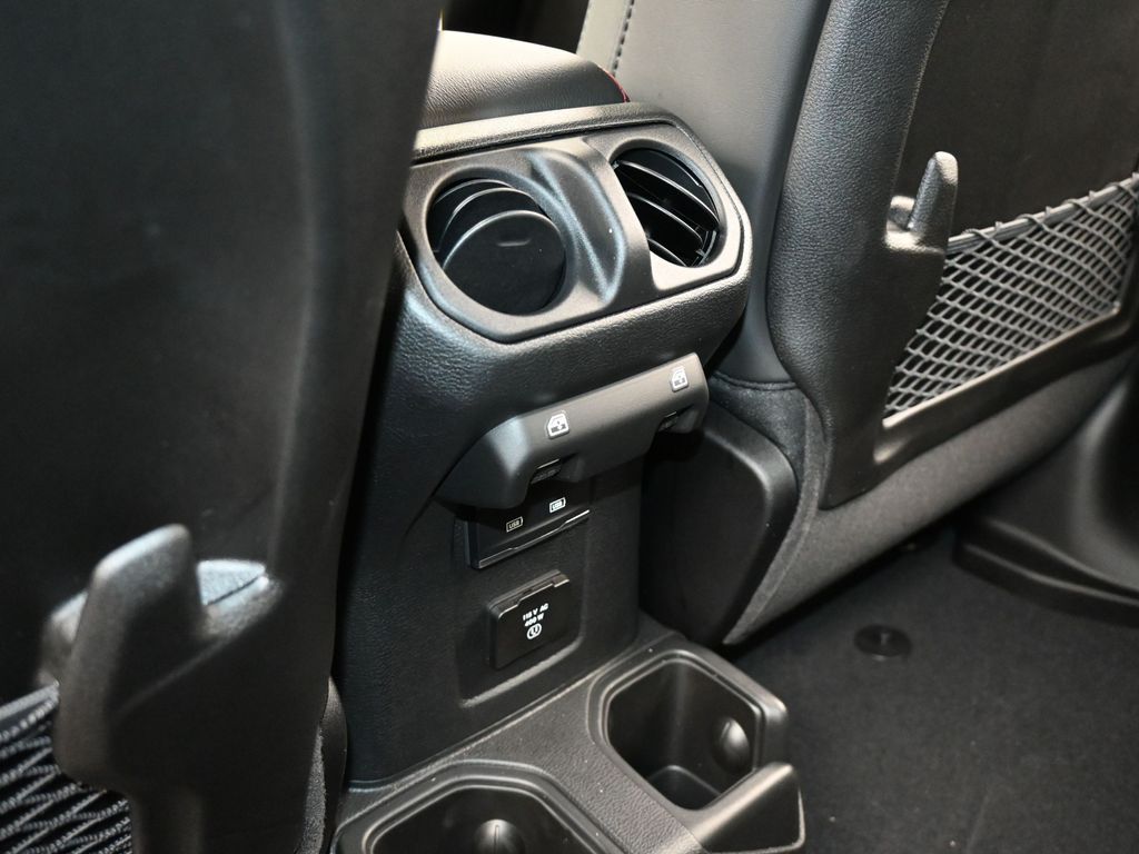 New 2026 Granite Crystal Metallic Clearcoat Jeep Rubicon image 33