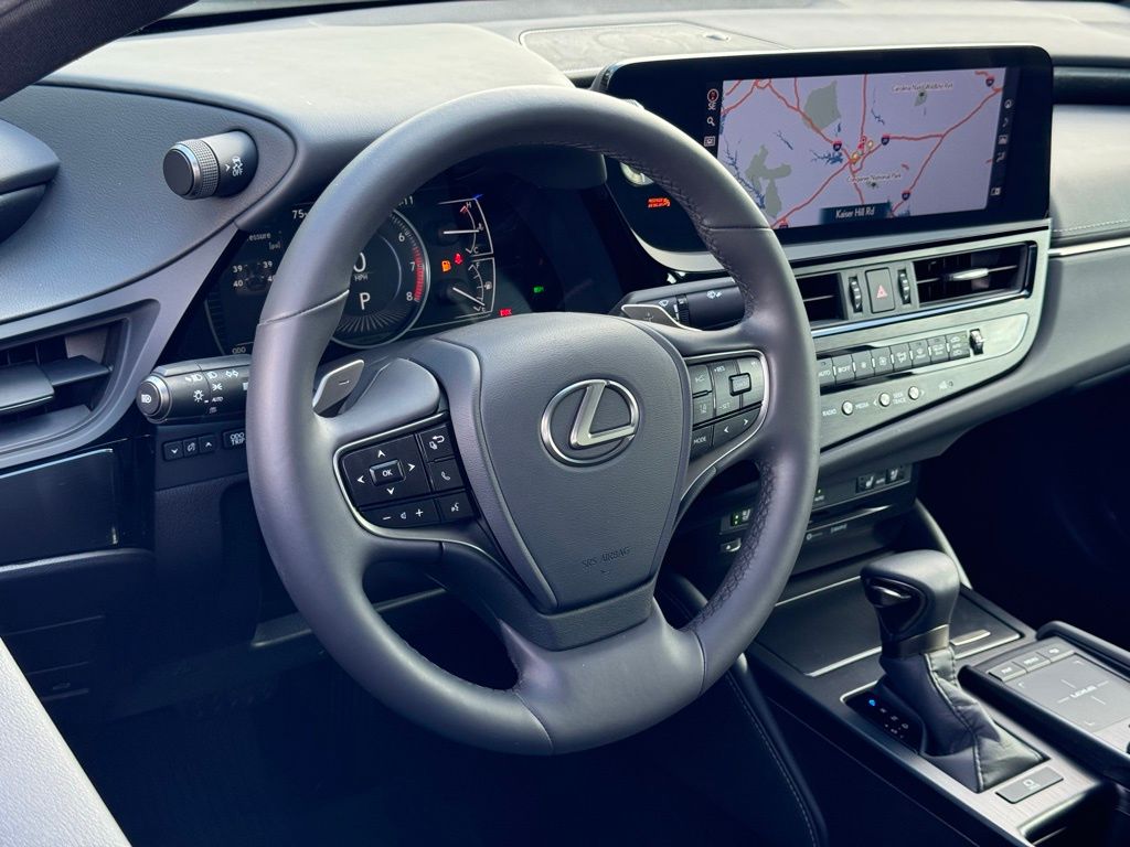 2022 Lexus ES 350 17