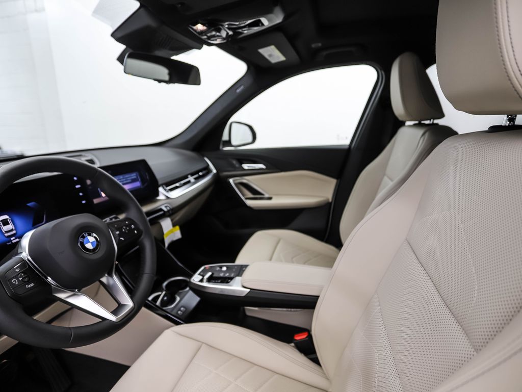 Thumbnail: 2025 BMW X1 - 11