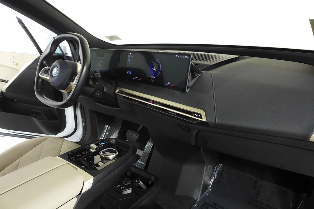 Thumbnail: 2023 BMW iX - 12