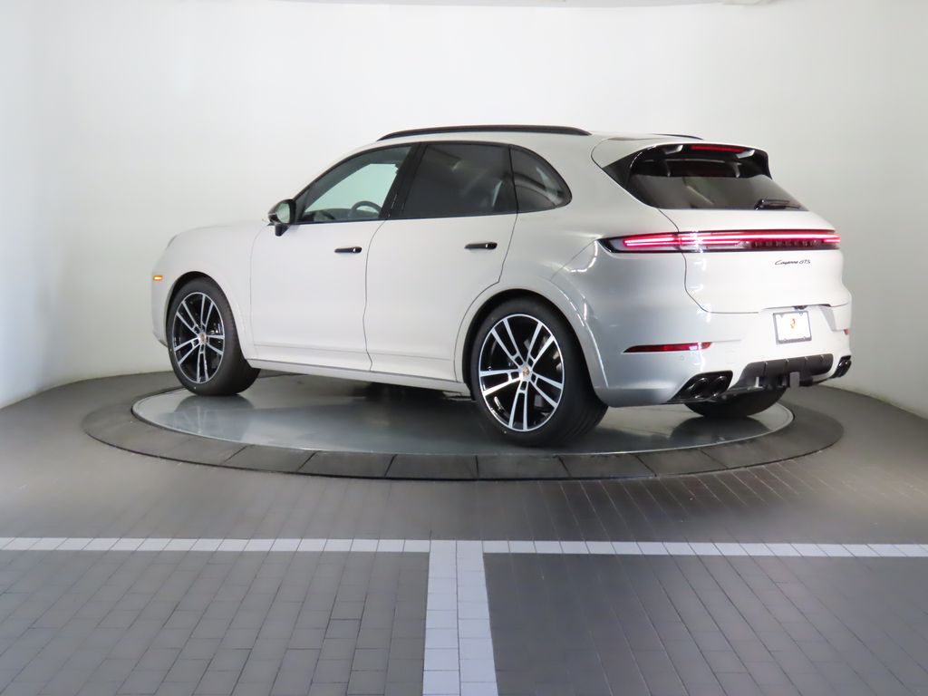Thumbnail: 2025 Porsche Cayenne - 3