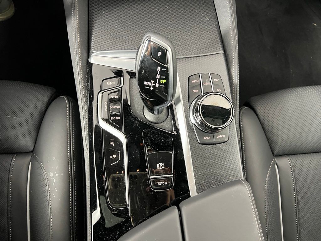 Thumbnail: 2023 BMW 5 Series - 22