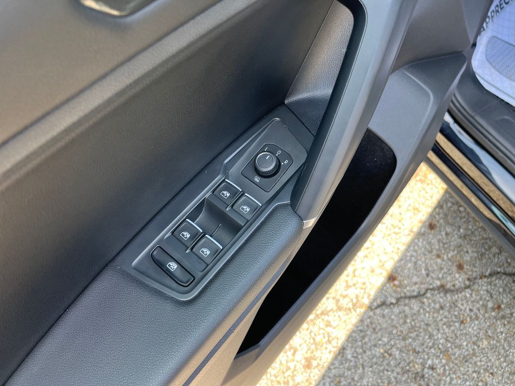 2018 Volkswagen Tiguan 2.0T SE photo