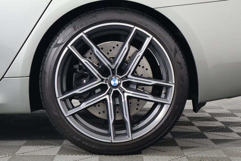 Thumbnail: 2022 BMW M5 - 16