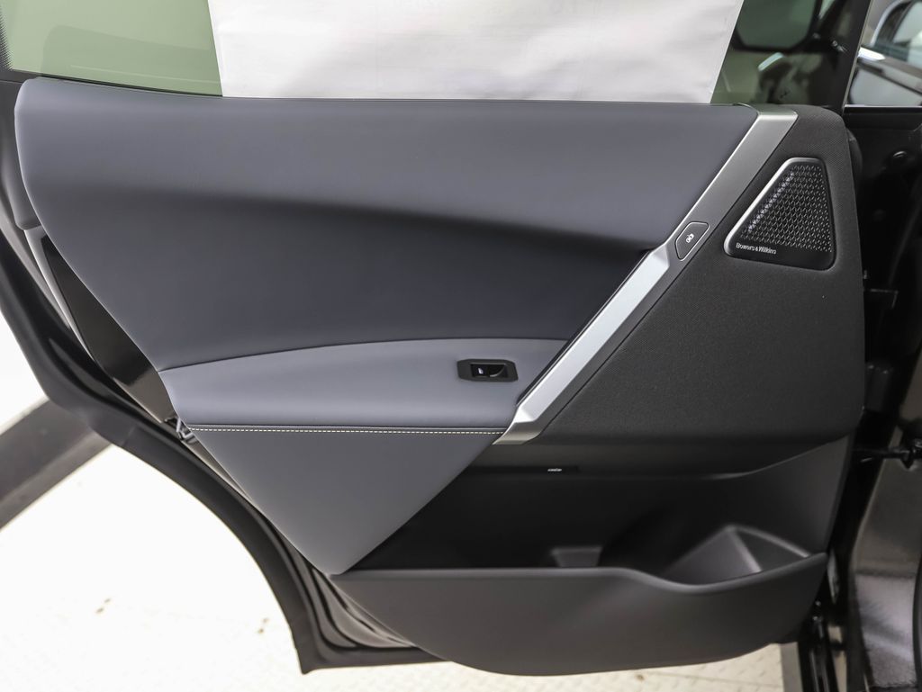 2026 BMW iX  18