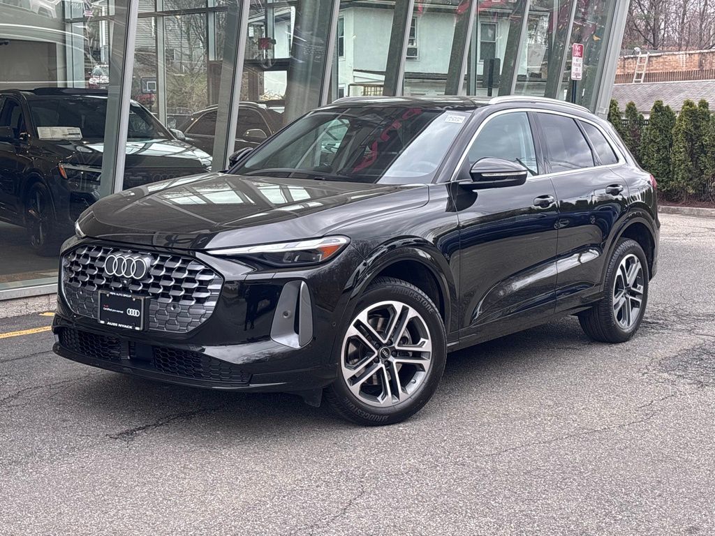 2025 Audi Q5 quattro Premium 40 TFSI