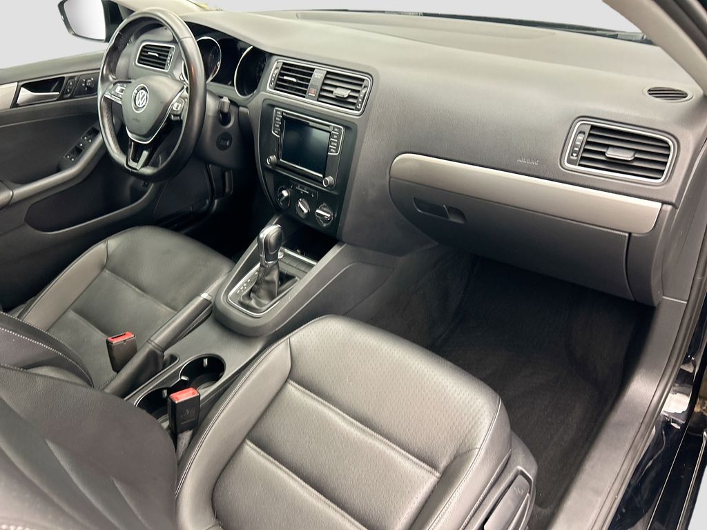 Thumbnail: 2018 Volkswagen Jetta - 15